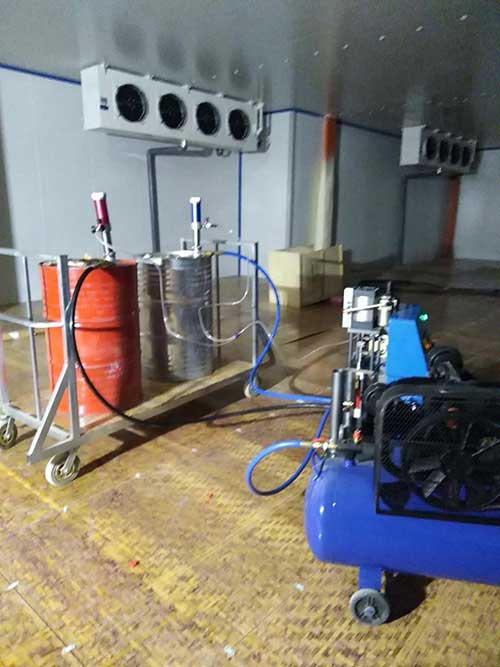 聚氨酯冷庫(kù)保溫層厚度計(jì)算方法(圖1) 冷庫(kù)保溫層聚氨酯硬泡噴涂