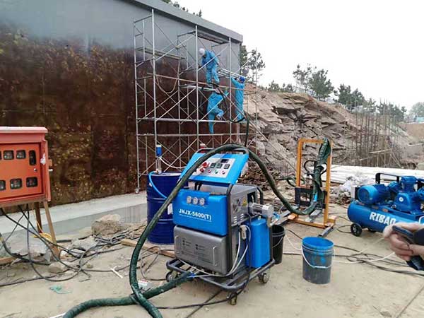 聚脲噴涂機(jī)價(jià)格(圖2) 聚脲噴涂機(jī)JNJX-H5600(T)