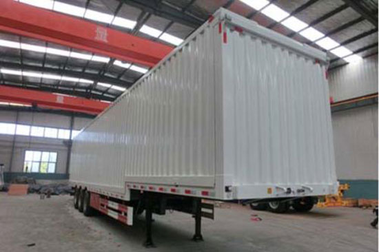 聚氨酯噴涂冷藏車保溫設(shè)備(圖2) 雙組份聚氨酯噴涂冷藏車保溫案例