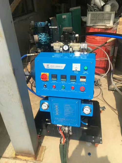 聚氨酯保溫多功能噴涂機(jī) 多少錢一臺(圖1) 聚氨酯保溫多功能噴涂機(jī)多少錢一臺