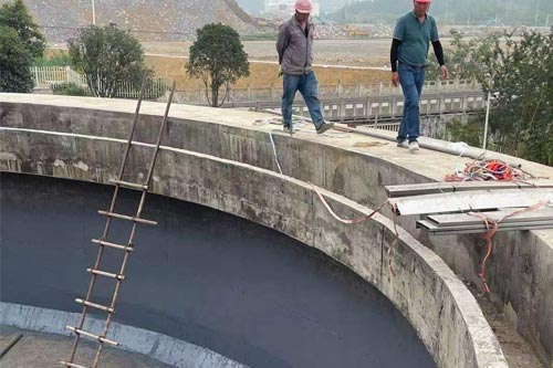 污水池廢水池防腐噴涂聚脲專用聚脲噴涂機工藝方案(圖4) 污水池廢水池防腐噴涂聚脲