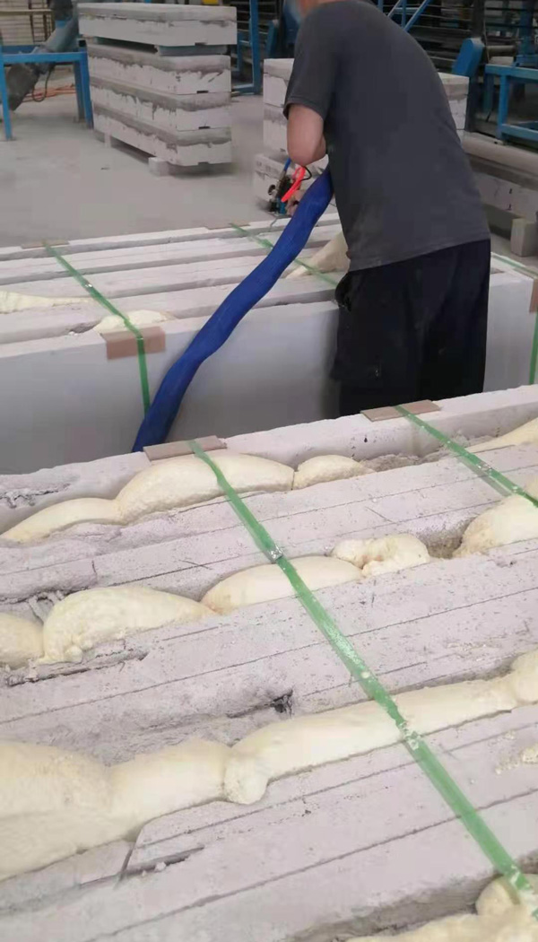 防盜門填充聚氨酯(圖3) 防盜門填充聚氨酯(圖3)