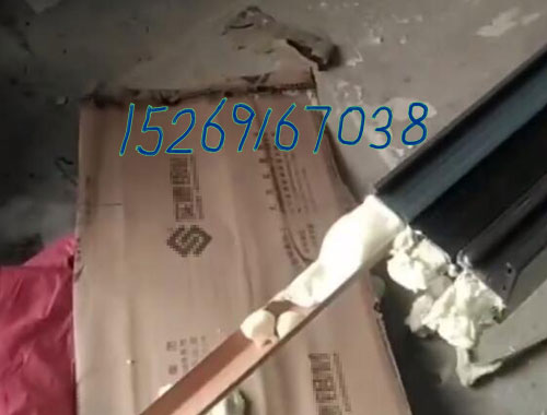 JX-H-P30S 鋁型材穿條機(jī)批發(fā)價格 市場報(bào)價 廠家供應(yīng)(圖6) 型材空腔穿條發(fā)泡案例