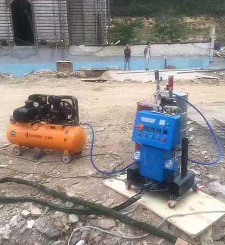 外墻夾層聚氨酯澆注設(shè)備施工(圖2) Q2600外墻夾層聚氨酯澆注設(shè)備