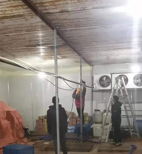 冷庫噴涂聚氨酯機子是什么樣的(圖2) 冷庫噴涂聚氨酯機子保溫施工