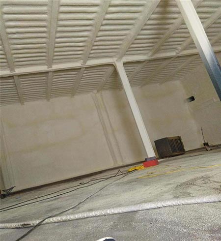 聚氨酯噴涂冷庫保溫設(shè)備(圖3) 聚氨酯噴涂冷庫保溫