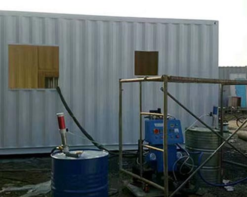 集裝箱聚氨酯噴涂填充發(fā)泡機(jī)(圖2) 集裝箱聚氨酯噴涂