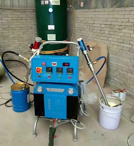 可移動(dòng)聚氨酯發(fā)泡機(jī)(圖1) 氣動(dòng)型可移動(dòng)聚氨酯發(fā)泡機(jī)