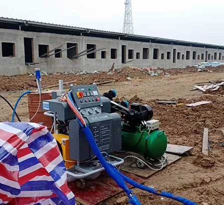 養(yǎng)殖場(chǎng)噴涂(圖1) H5600養(yǎng)殖場(chǎng)噴涂機(jī)器