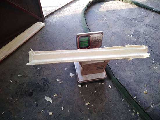 硬質(zhì)聚氨酯瓦殼(圖2) 硬質(zhì)聚氨酯瓦殼澆注