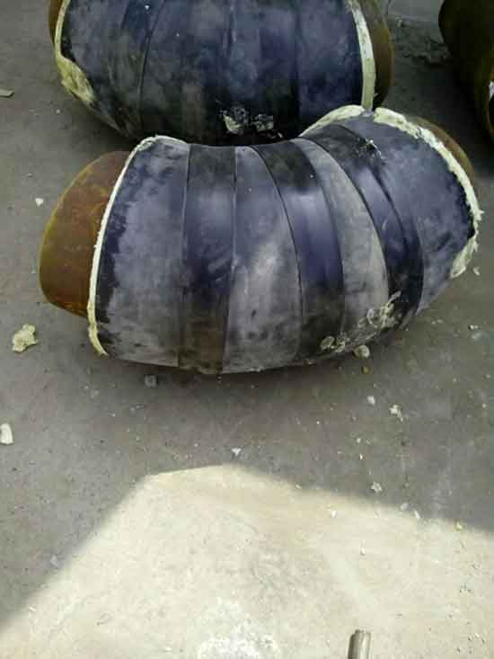 小型聚氨酯發(fā)泡噴涂機廠家排名(圖2) 聚氨酯保溫管澆注案例